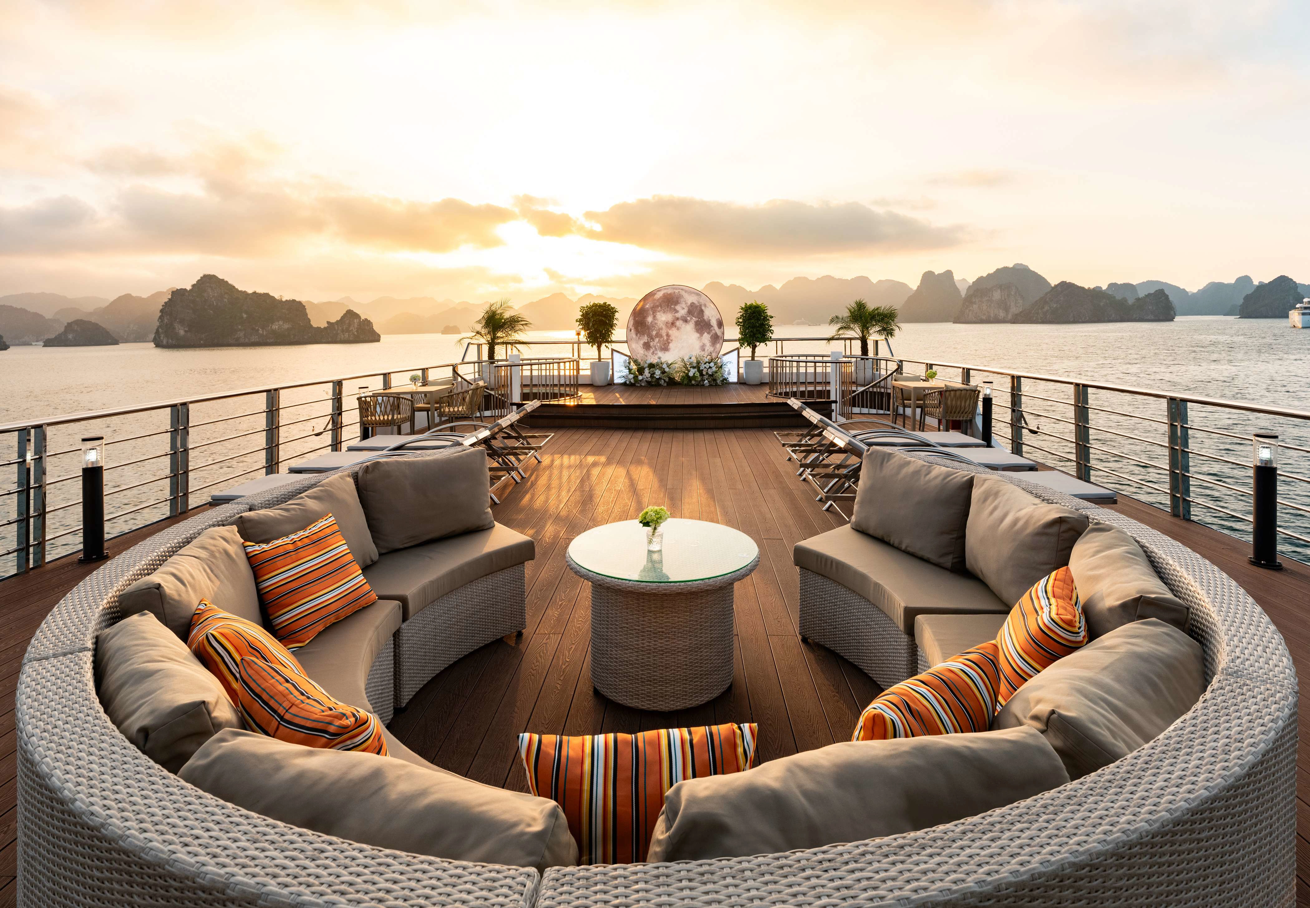 Day Tour | Explore Halong Bay in Hercules Grand Cruise
